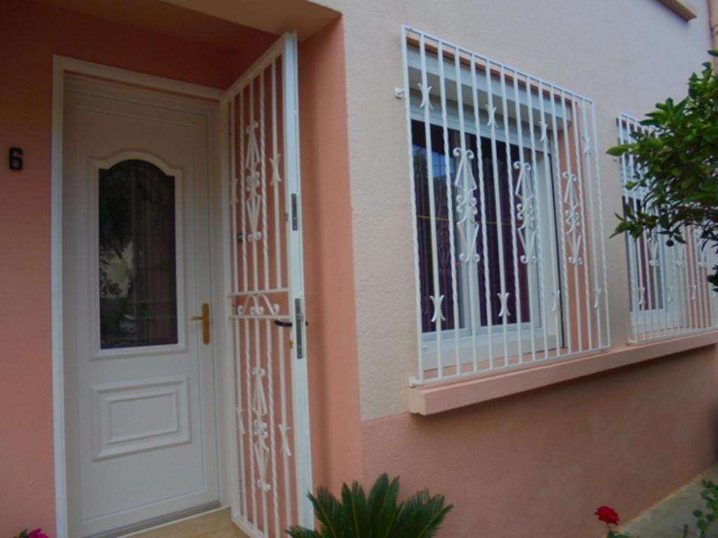 Chambres Tout Confort,Gare Tgv ,Wifi,Clim, Parking,Pt Dejeuner Perpignan Exterior foto