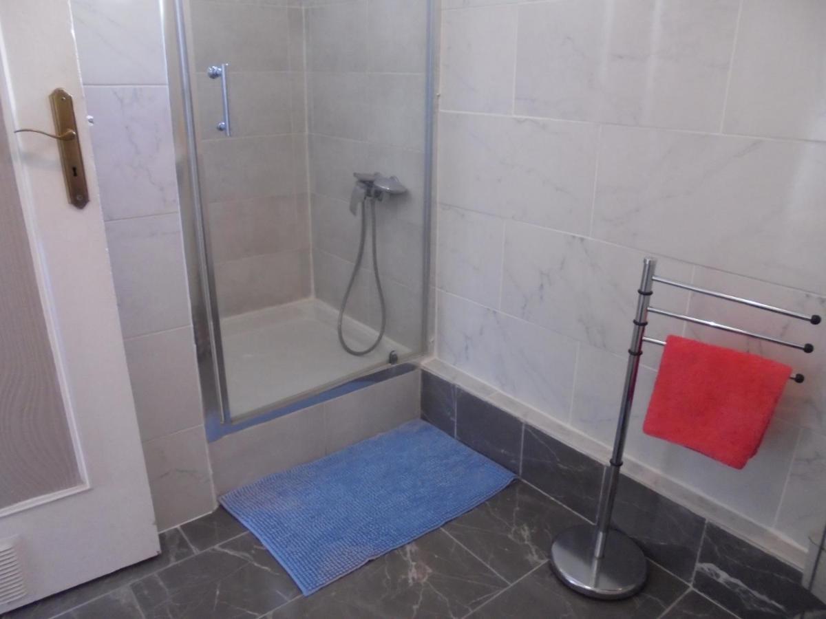 Chambres Tout Confort,Gare Tgv ,Wifi,Clim, Parking,Pt Dejeuner Perpignan Exterior foto
