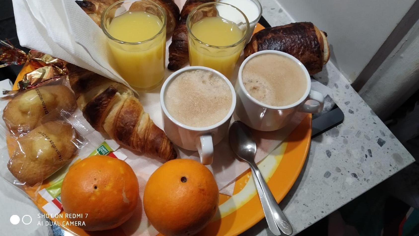 Chambres Tout Confort,Gare Tgv ,Wifi,Clim, Parking,Pt Dejeuner Perpignan Exterior foto